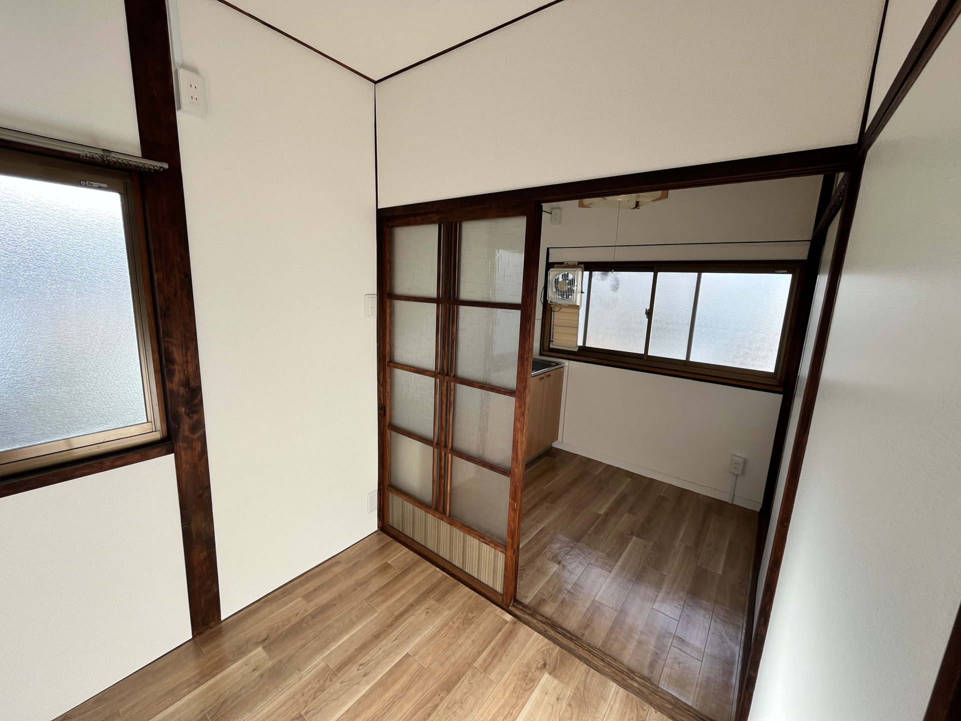 大阪市東成区　連棟文化住宅のリフォーム工事　施工後　２階洋室リフォーム
