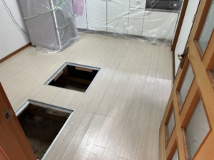 大阪府和泉市　戸建の床修理　施工前