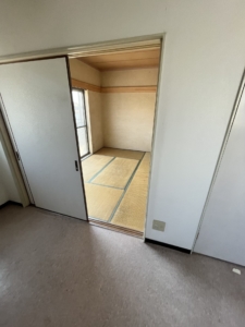 大阪市東住吉区　賃貸マンションの部分的な壁作成　施工後　和室