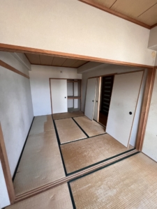 兵庫県西宮市　分譲マンションの床、壁リフォーム工事　施工前　和室