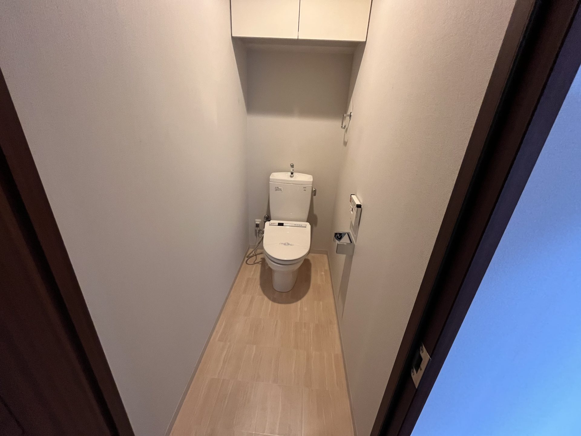 大阪市北区　分譲マンションのクロス部分貼替とハウスクリーニング　施工後　トイレ