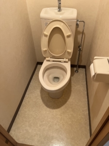 大阪市天王寺区　収益用１Kマンションのリフォーム工事　施工前　トイレ