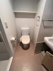 大阪市福島区　賃貸マンションの原状回復リフォーム工事　施工前　トイレ