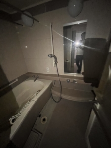 大阪市浪速区　分譲マンションの原状回復リフォーム工事　施工前　浴室