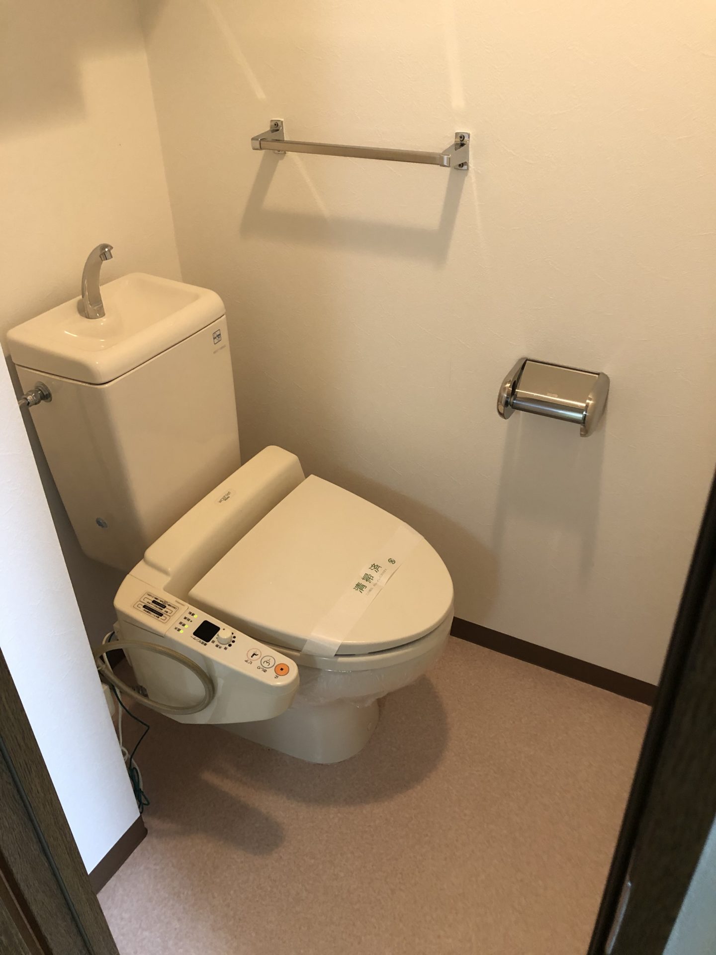 大阪市浪速区　１Kタイプ賃貸マンション　原状回復リフォーム工事　施工後　トイレ