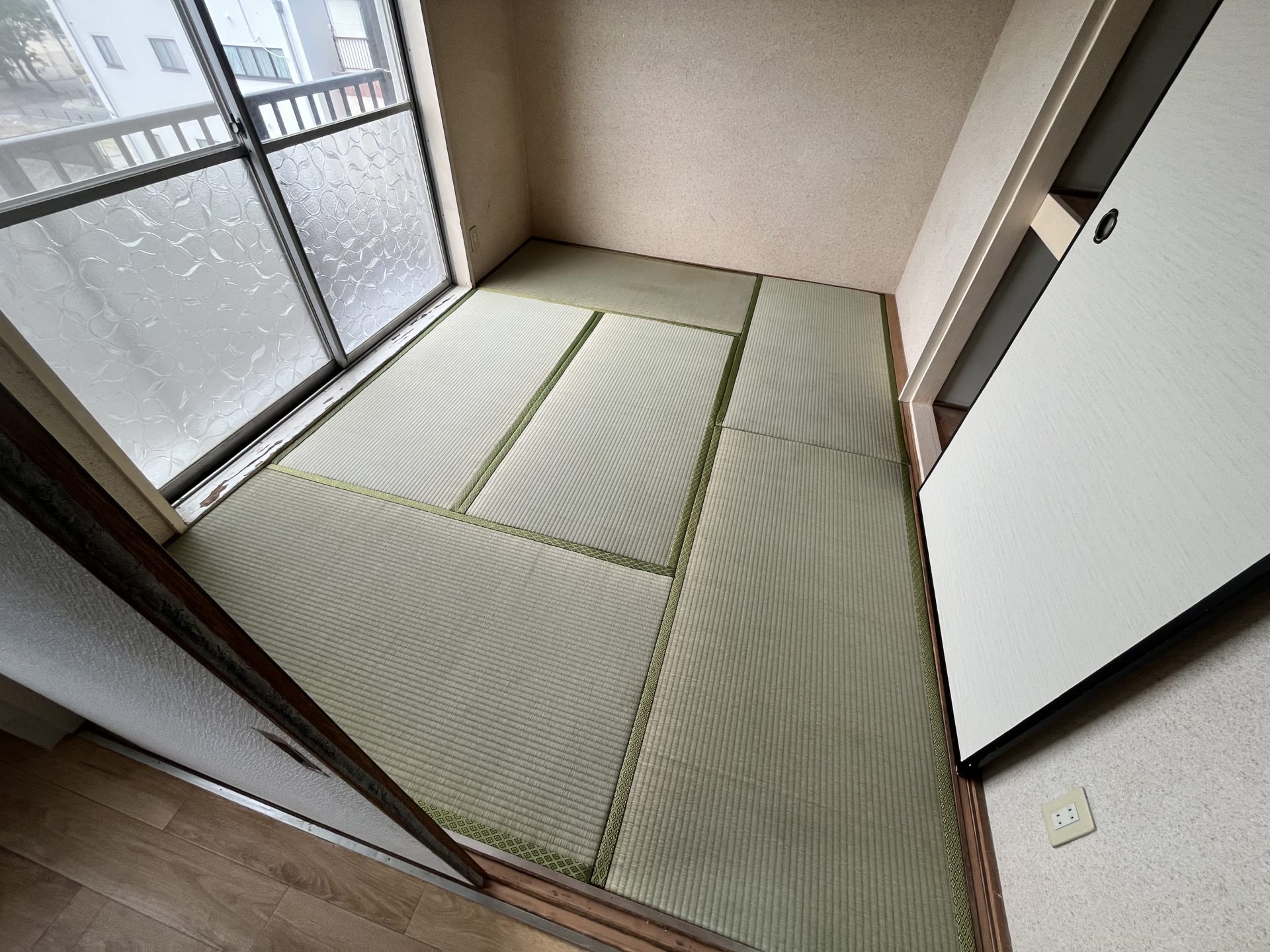 大阪市東住吉区　賃貸マンションの部分的な壁作成　施工後　畳表替え