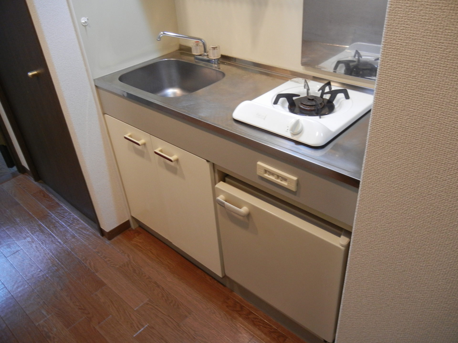 大阪市東成区　賃貸マンションの原状回復リフォーム工事　施工後　キッチン