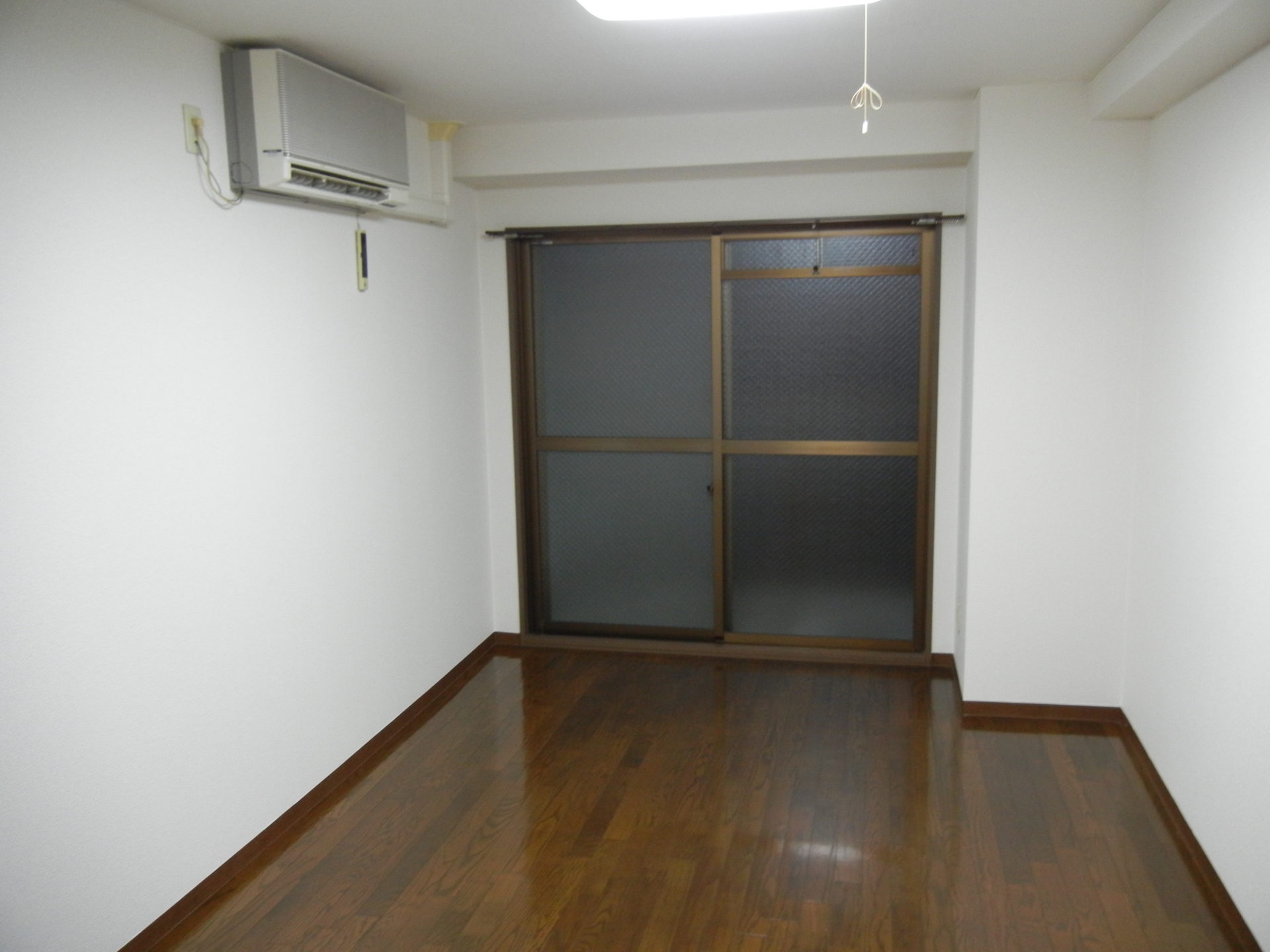 大阪市東成区　賃貸マンションの原状回復リフォーム工事　施工後　洋室