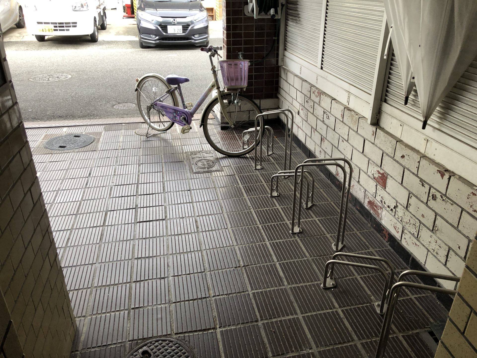 大阪市東住吉区　マンションの駐輪ラック設置　施工後　外構リフォーム