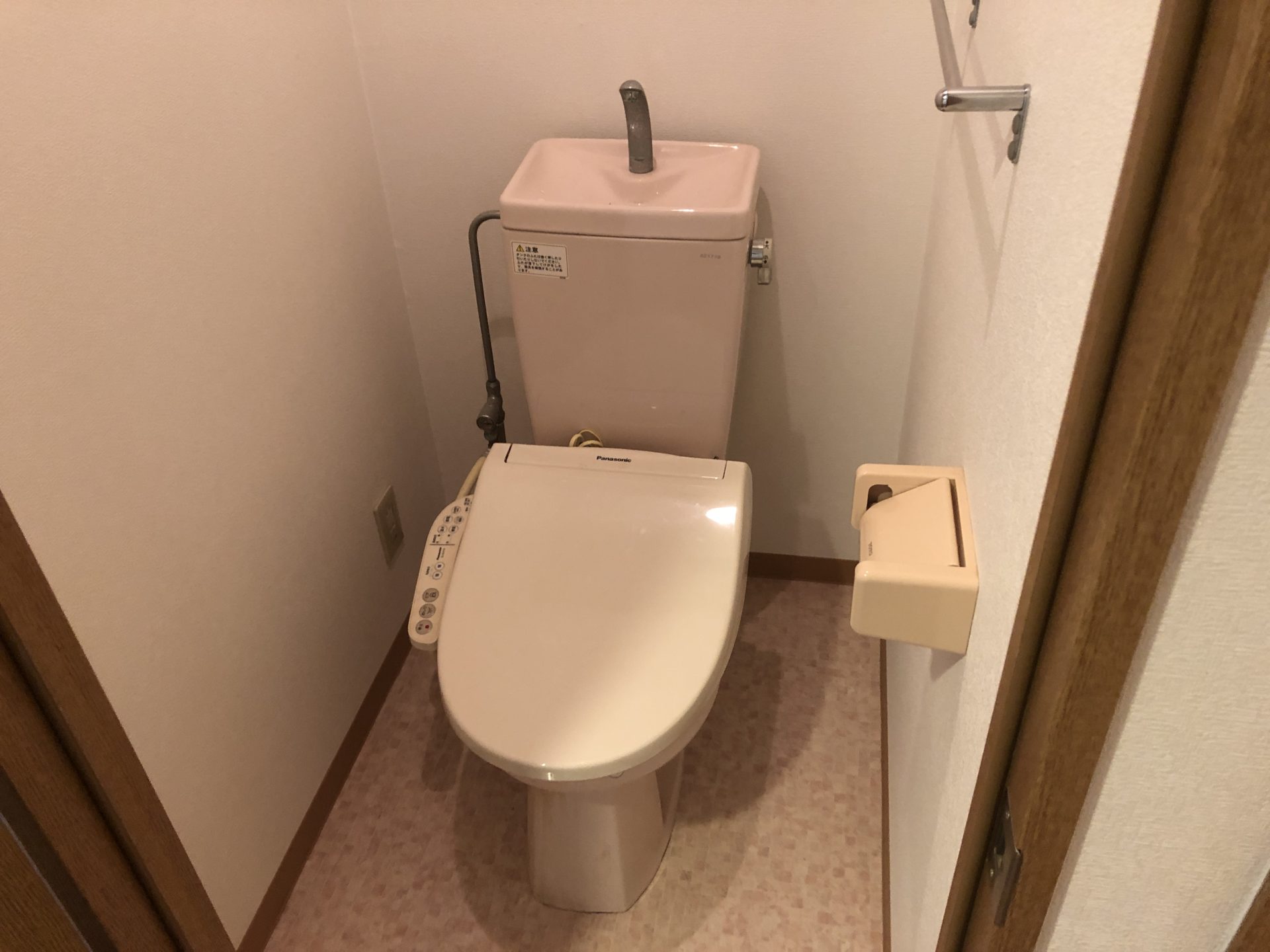 大阪市北区　賃貸マンションリフォーム　床鳴り　施工後　トイレ