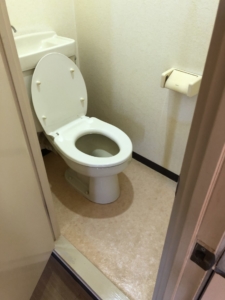 大阪市旭区　賃貸マンション　リフォーム工事　施工前　トイレ