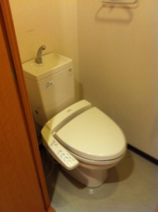 大阪市北区　分譲マンションリフォーム　施工前　トイレ