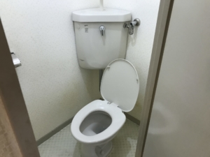 大阪市淀川区　フルリノベーション工事　施工前　トイレ