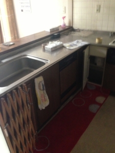 大阪府吹田市　分譲マンションのクロス貼替や床のリフォーム　施工前　キッチン