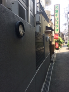 大阪市浪速区　ホテルの外灯交換　照明器具交換　施工前