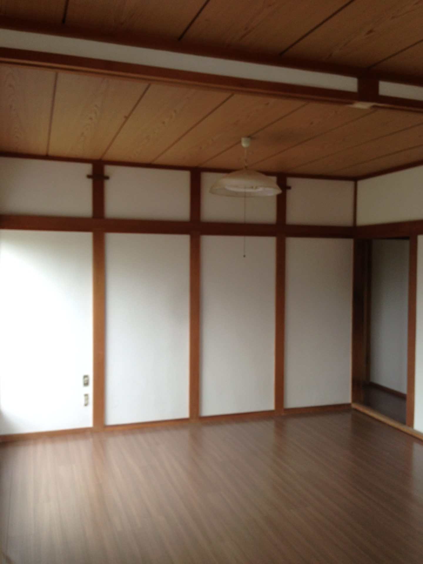 大阪府交野市　店舗付き住宅のリフォーム工事　施工後　洋室