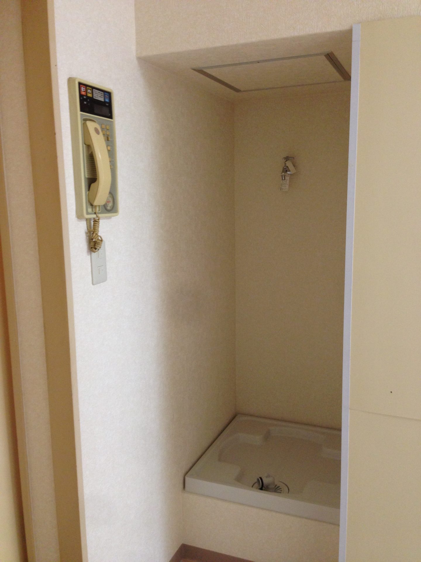 大阪市浪速区　１Ｒタイプの賃貸マンション　原状回復リフォーム工事　施工後　洗濯パン