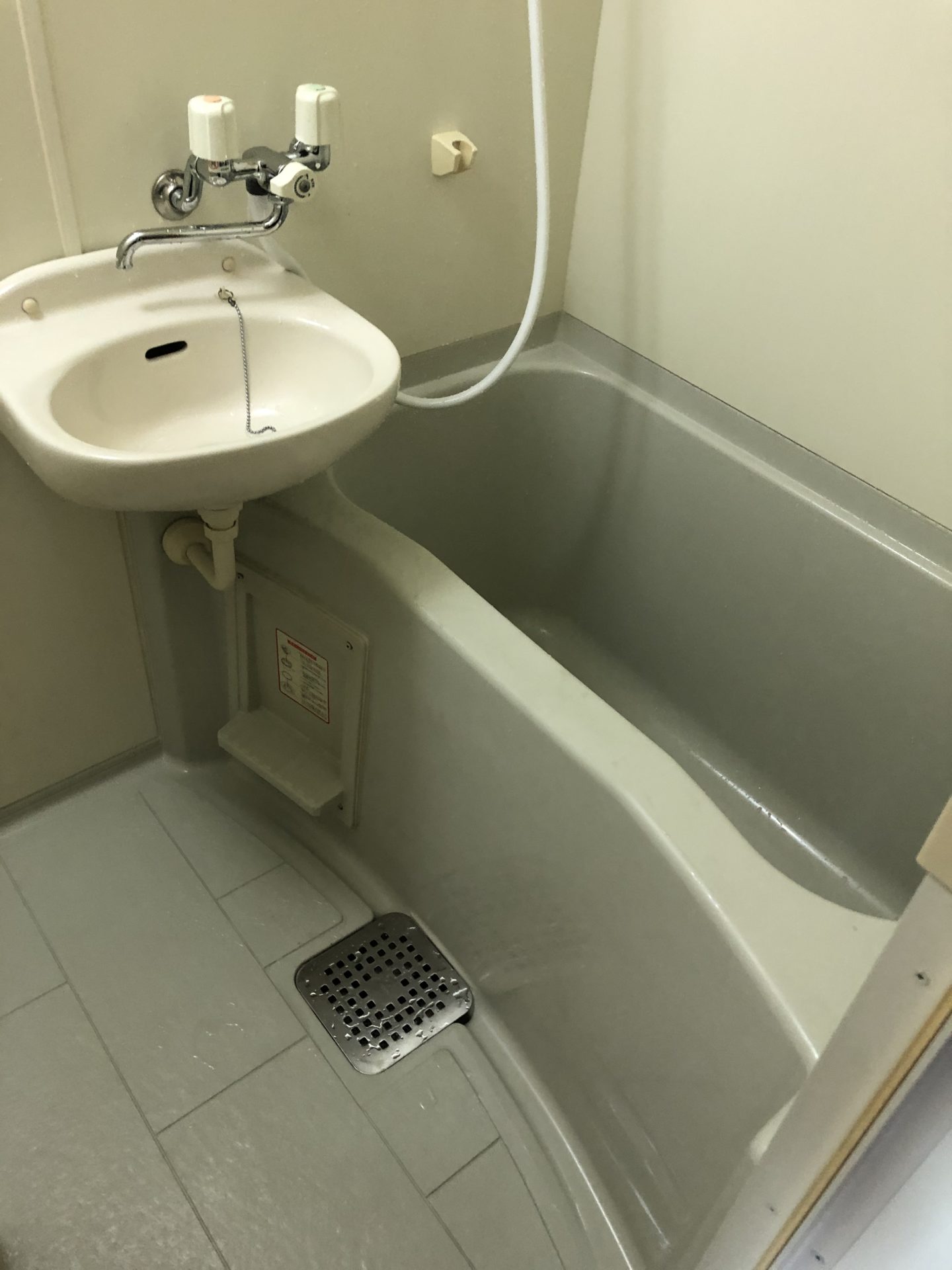 大阪市西区　賃貸マンション原状回復リフォーム工事　施工後　浴室