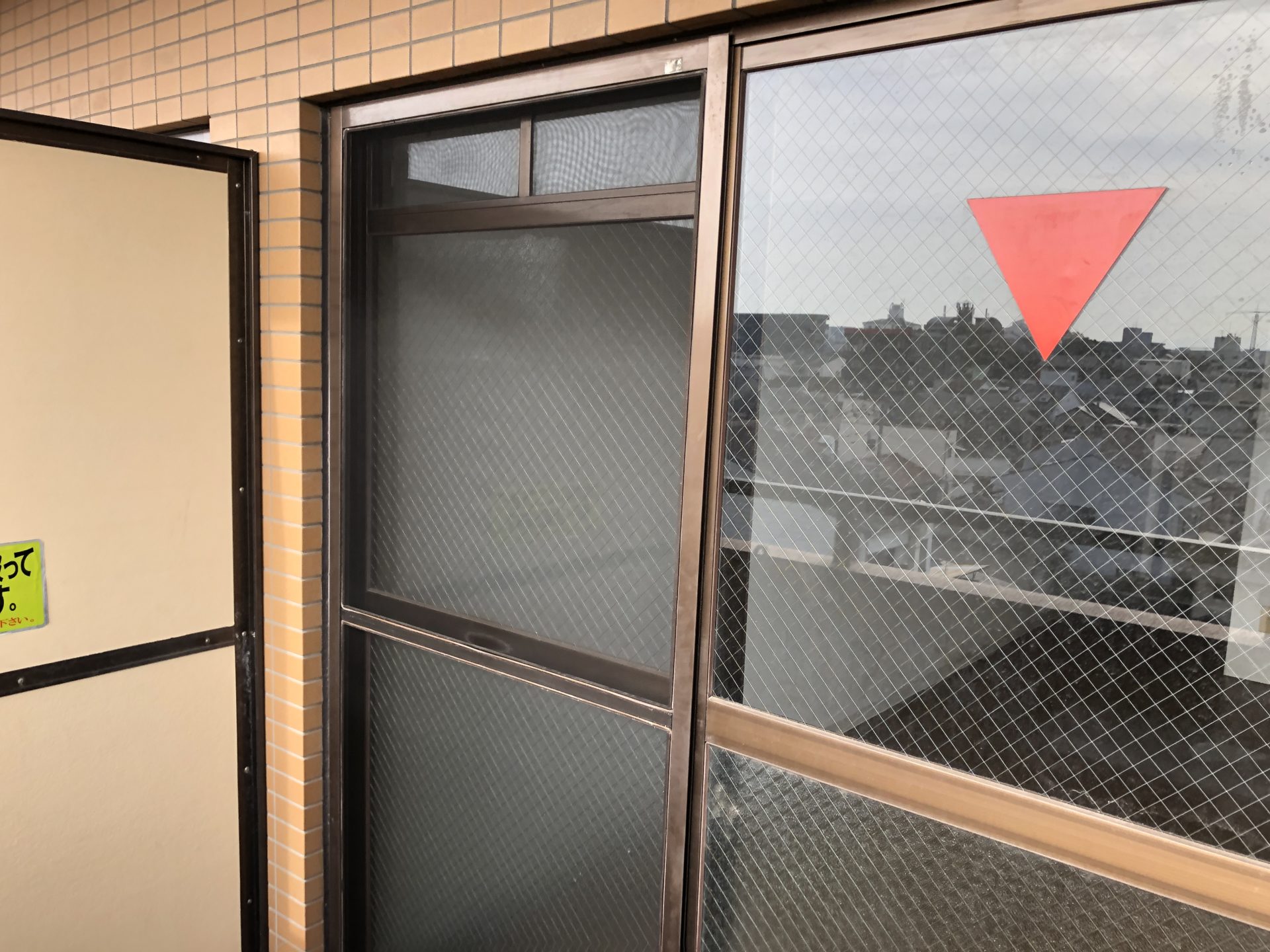 大阪市生野区　賃貸用分譲マンションの原状回復リフォーム　施工後　網戸